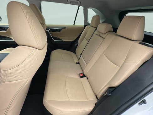 Used 2023 Toyota RAV4 LE AWD/4WD image 10