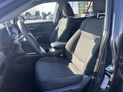Used 2023 Toyota RAV4 XLE image 17
