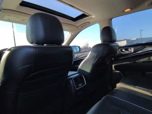 Used 2019 INFINITI QX60 Luxe w/ Essential Package image 18