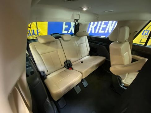 Used 2023 Ford Expedition XLT RWD image 28