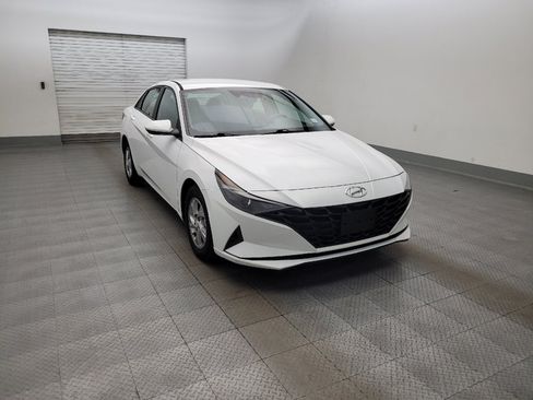 Used 2021 Hyundai Elantra SE w/ Cargo Package FWD image 13