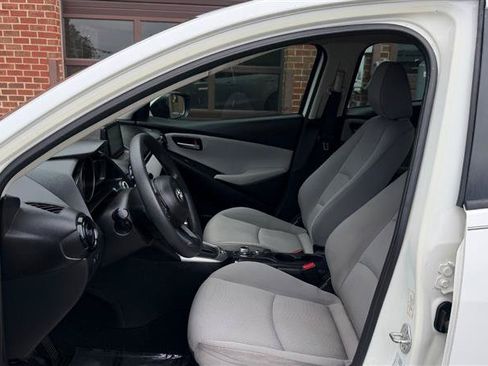 Used 2019 Toyota Yaris L FWD image 26