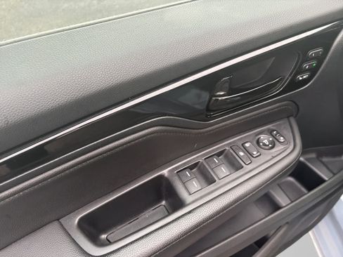 Used 2023 Honda Odyssey Touring image 11