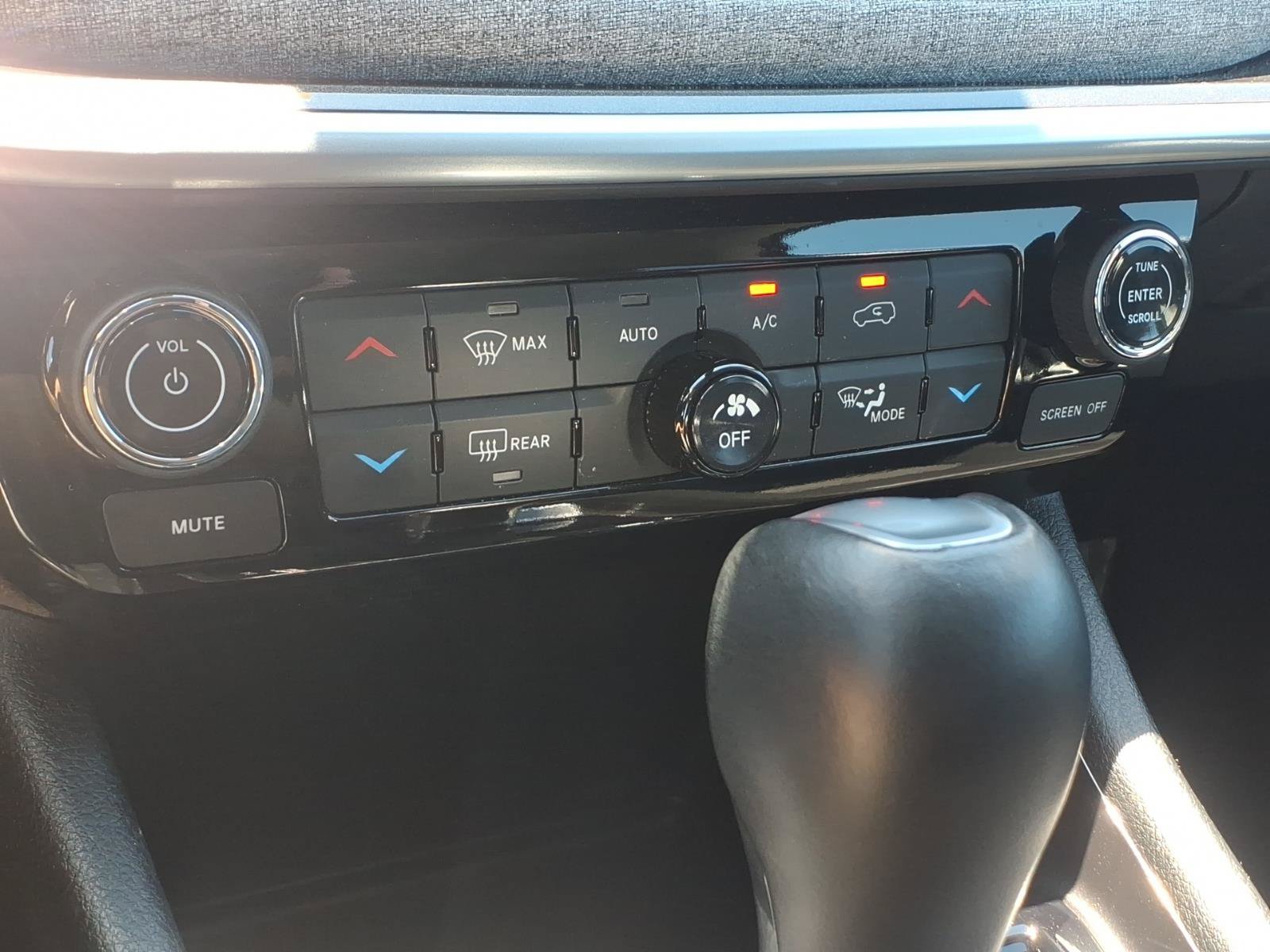 Used 2022 Jeep Compass Latitude w/ Sun and Sound Group AWD/4WD image 20