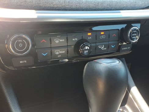 Used 2022 Jeep Compass Latitude w/ Sun and Sound Group AWD/4WD image 20