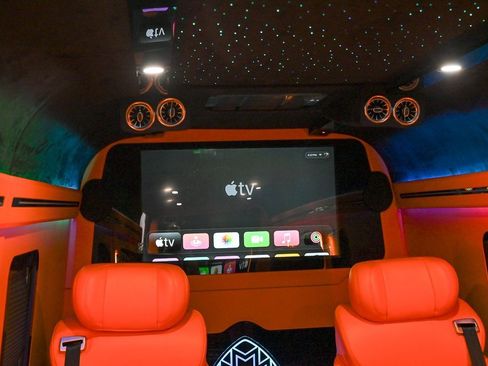 Used 2023 Mercedes-Benz Sprinter 3500 image 36