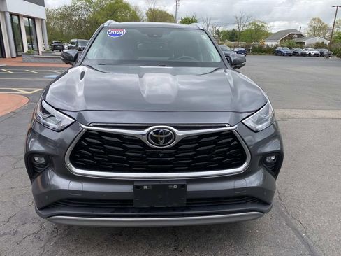 Used 2024 Toyota Highlander Platinum AWD/4WD image 11