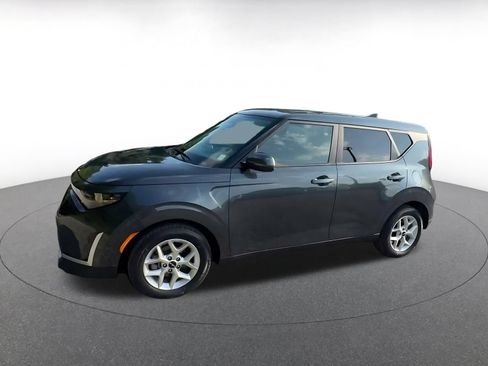 Used 2025 Kia Soul LX w/ LX Technology Package FWD image 7