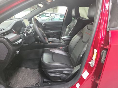 Used 2025 Jeep Compass Trailhawk AWD/4WD image 3