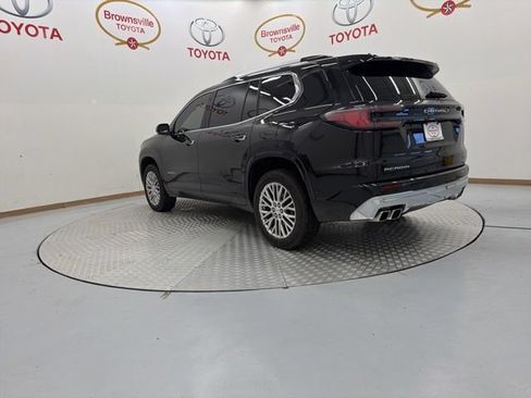 Used 2025 GMC Acadia Denali FWD image 6