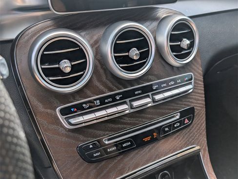 Used 2019 Mercedes-Benz GLC 300 4MATIC image 31
