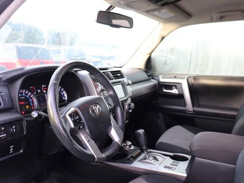 Used 2016 Toyota 4Runner SR5 image 10