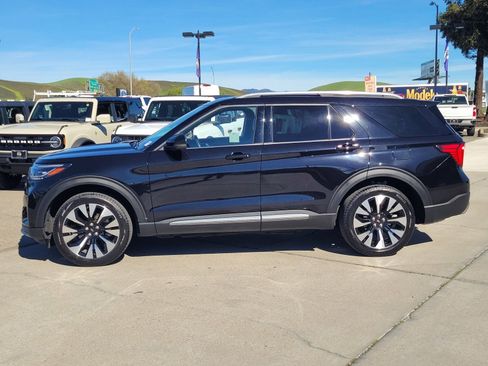 Used 2025 Ford Explorer Platinum w/ LUX Leather Package image 7