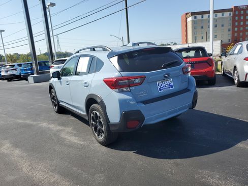 Used 2022 Subaru Crosstrek 2.0i Premium AWD/4WD image 2