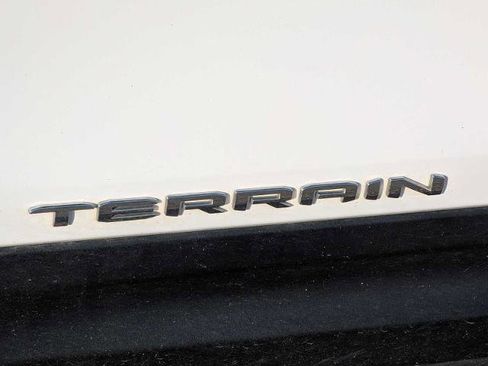 Used 2022 GMC Terrain SLT AWD/4WD image 9