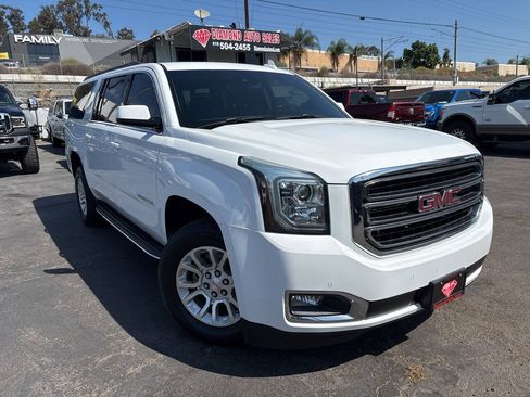 Used 2019 GMC Yukon XL SLT w/ HD Trailering Package RWD image 2
