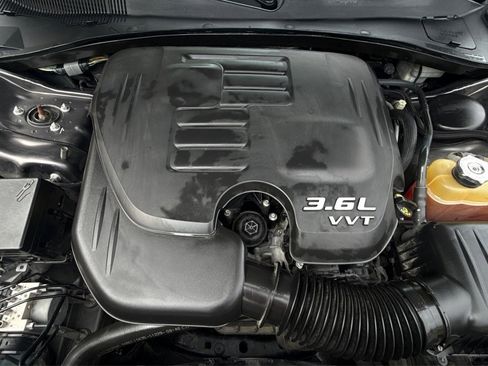 Used 2015 Chrysler 300 Limited RWD image 44