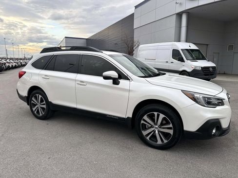 Used 2019 Subaru Outback 2.5i Limited image 2