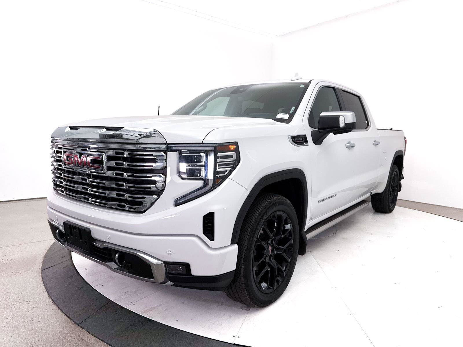 Used 2023 GMC Sierra 1500 Denali w/ Denali Reserve Package AWD/4WD image 15