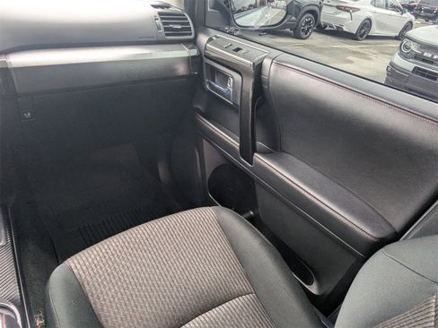 Used 2021 Toyota 4Runner TRD Off-Road image 17