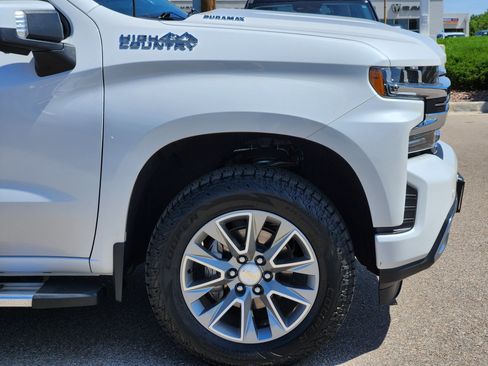 Used 2020 Chevrolet Silverado 1500 High Country w/ Technology Package AWD/4WD image 7