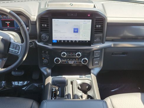 Used 2025 Ford F150 Lariat w/ Equipment Group 501A Mid image 14