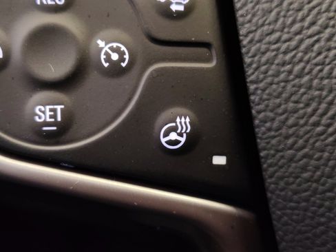 Used 2023 GMC Acadia AT4 w/ Technology Package image 30