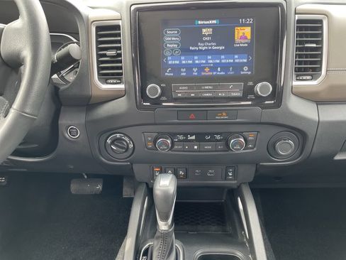 Used 2023 Nissan Frontier SV w/ SV Convenience Package AWD/4WD image 9