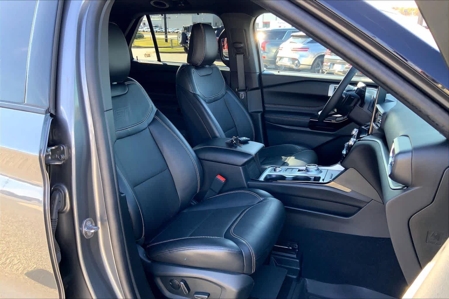 Used 2023 Ford Explorer ST w/ Equipment Group 401A AWD/4WD image 9