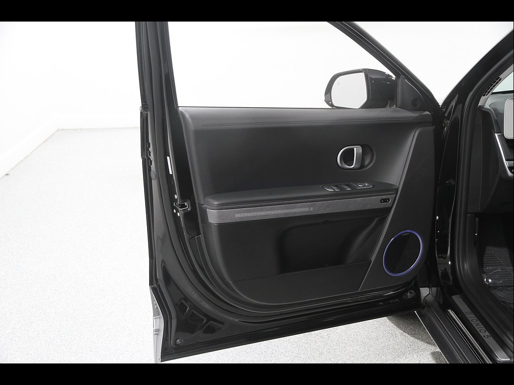 Certified 2024 Hyundai Ioniq 5 Limited AWD/4WD image 4