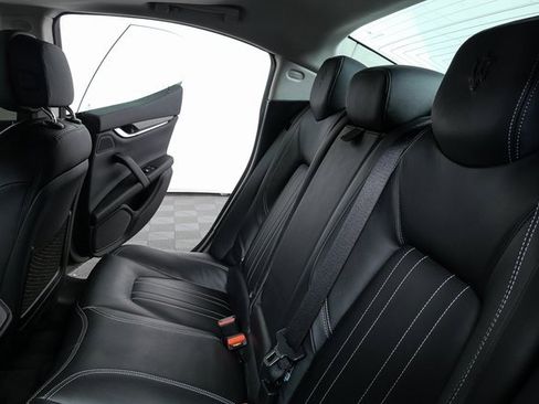 Used 2016 Maserati Ghibli image 18