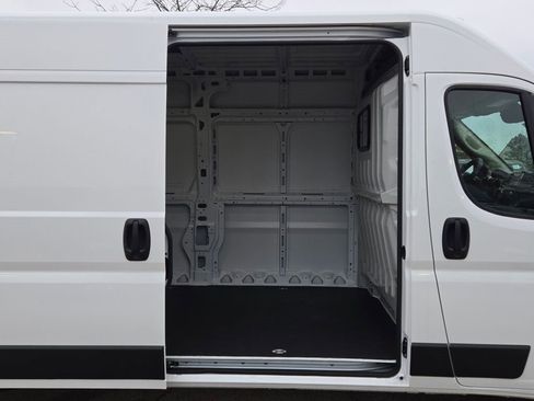 New 2026 RAM ProMaster 2500 w/ Convenience Group image 10
