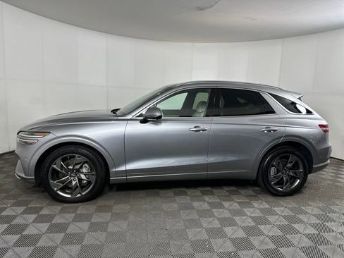 Used 2023 Genesis Electrified GV70 Advanced image 6