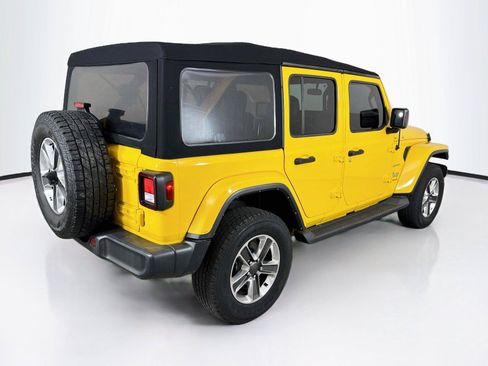 Used 2021 Jeep Wrangler Unlimited Sahara AWD/4WD image 5