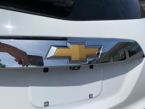 Used 2017 Chevrolet Traverse LT w/ Style and Technology Package FWD image 23