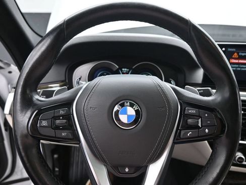 Used 2019 BMW 530e w/ Convenience Package RWD image 14