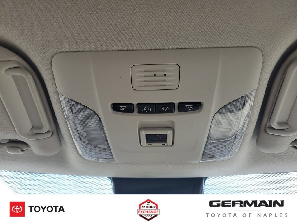 Used 2022 Toyota Corolla LE FWD image 34