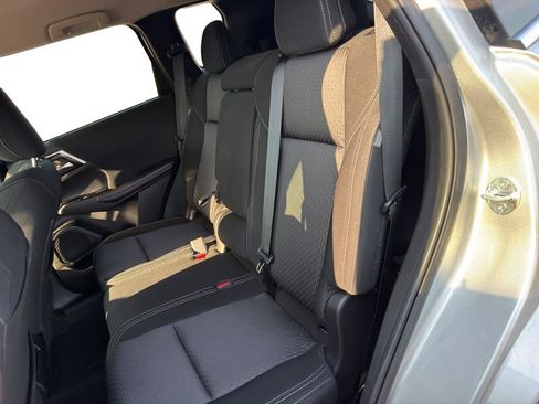 Used 2023 Mitsubishi Outlander ES FWD image 8