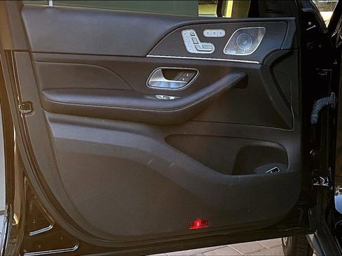 Used 2021 Mercedes-Benz GLS 450 4MATIC image 22