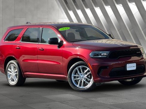 Used 2023 Dodge Durango GT image 2
