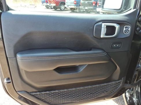 Used 2023 Jeep Wrangler Unlimited Sahara AWD/4WD image 11