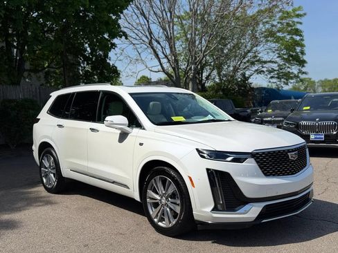 Used 2023 Cadillac XT6 Premium Luxury w/ LPO, Floor Liner Package AWD/4WD image 7