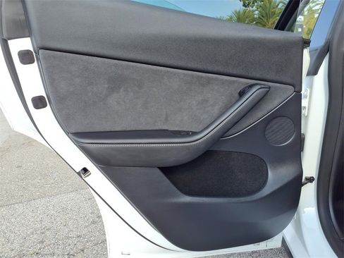 Used 2023 Tesla Model Y Long Range image 20