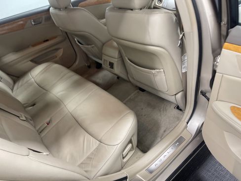 Used 2005 Toyota Avalon XLS image 21