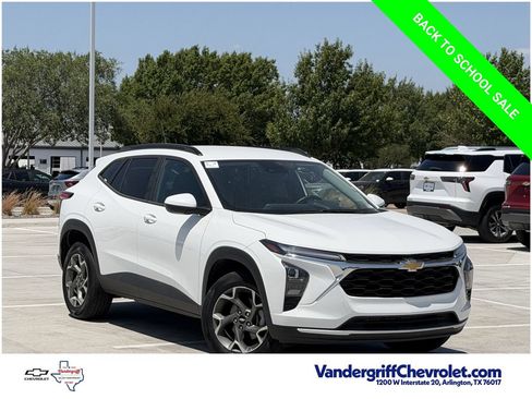 Used 2025 Chevrolet Trax LT w/ LT Convenience Package FWD image 2