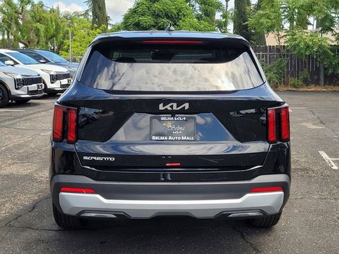 New 2026 Kia Sorento LX FWD image 5