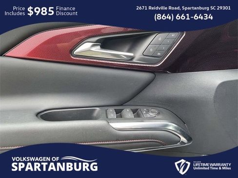 Used 2024 Chevrolet Traverse RS image 18