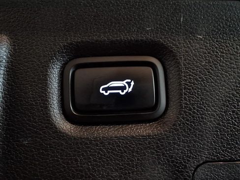 Used 2022 Hyundai Santa Fe Limited AWD/4WD image 8