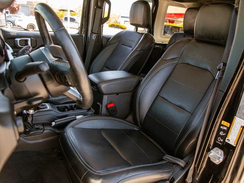 Used 2020 Jeep Wrangler Unlimited Sahara image 13