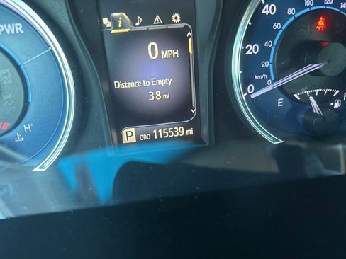 Used 2017 Toyota Camry XLE image 25